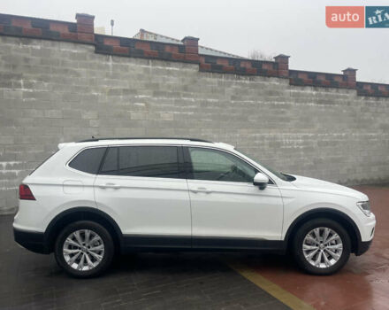 Белый Фольксваген Тигуан, объемом двигателя 1.98 л и пробегом 129 тыс. км за 17950 $, фото 4 на Automoto.ua