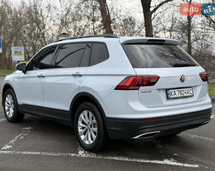 Белый Фольксваген Тигуан, объемом двигателя 2 л и пробегом 130 тыс. км за 17900 $, фото 6 на Automoto.ua
