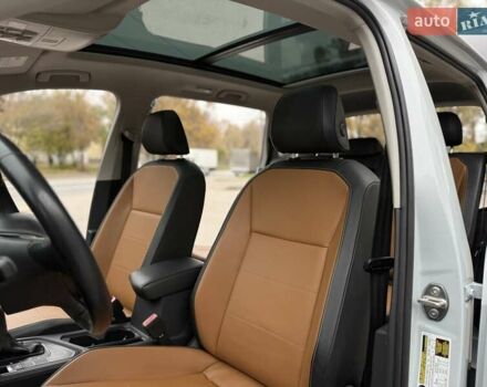 Білий Фольксваген Тігуан, об'ємом двигуна 2 л та пробігом 72 тис. км за 19300 $, фото 17 на Automoto.ua