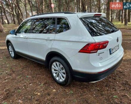 Белый Фольксваген Тигуан, объемом двигателя 2 л и пробегом 162 тыс. км за 21200 $, фото 3 на Automoto.ua