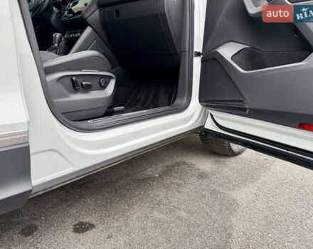 Білий Фольксваген Тігуан, об'ємом двигуна 2 л та пробігом 66 тис. км за 30999 $, фото 87 на Automoto.ua