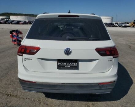 Білий Фольксваген Тігуан, об'ємом двигуна 2 л та пробігом 112 тис. км за 11000 $, фото 4 на Automoto.ua