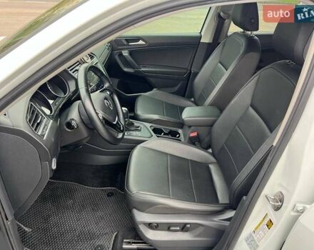 Белый Фольксваген Тигуан, объемом двигателя 2 л и пробегом 64 тыс. км за 17900 $, фото 18 на Automoto.ua