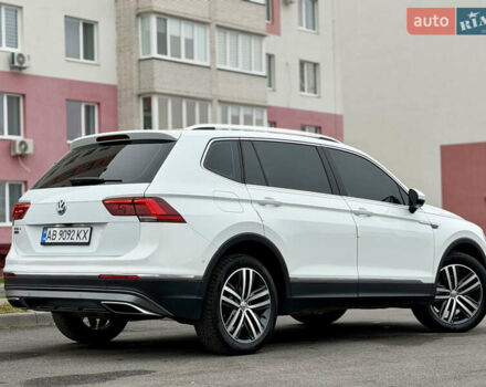 Білий Фольксваген Тігуан, об'ємом двигуна 2 л та пробігом 66 тис. км за 30999 $, фото 27 на Automoto.ua