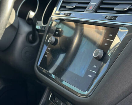 Белый Фольксваген Тигуан, объемом двигателя 2 л и пробегом 192 тыс. км за 17200 $, фото 45 на Automoto.ua