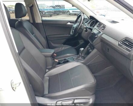 Белый Фольксваген Тигуан, объемом двигателя 2 л и пробегом 72 тыс. км за 4800 $, фото 4 на Automoto.ua