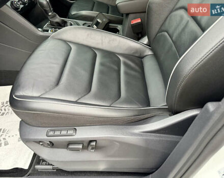 Білий Фольксваген Тігуан, об'ємом двигуна 2 л та пробігом 66 тис. км за 30999 $, фото 49 на Automoto.ua