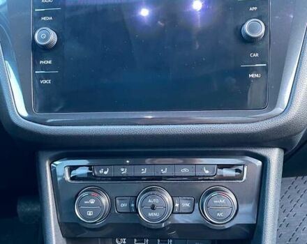 Белый Фольксваген Тигуан, объемом двигателя 2 л и пробегом 120 тыс. км за 24200 $, фото 33 на Automoto.ua