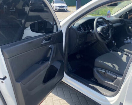 Білий Фольксваген Тігуан, об'ємом двигуна 1.98 л та пробігом 118 тис. км за 17000 $, фото 17 на Automoto.ua