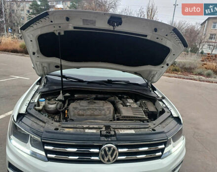 Білий Фольксваген Тігуан, об'ємом двигуна 2 л та пробігом 145 тис. км за 23600 $, фото 49 на Automoto.ua