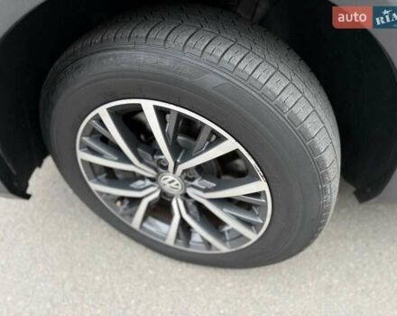 Білий Фольксваген Тігуан, об'ємом двигуна 2 л та пробігом 72 тис. км за 19300 $, фото 2 на Automoto.ua