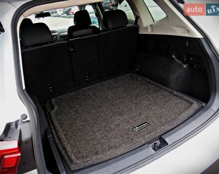 Білий Фольксваген Тігуан, об'ємом двигуна 2 л та пробігом 110 тис. км за 17800 $, фото 19 на Automoto.ua