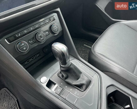 Белый Фольксваген Тигуан, объемом двигателя 2 л и пробегом 112 тыс. км за 17800 $, фото 17 на Automoto.ua