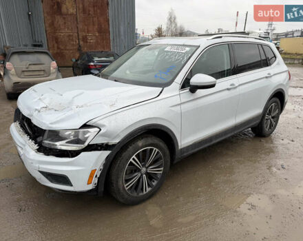 Белый Фольксваген Тигуан, объемом двигателя 2 л и пробегом 133 тыс. км за 11999 $, фото 4 на Automoto.ua