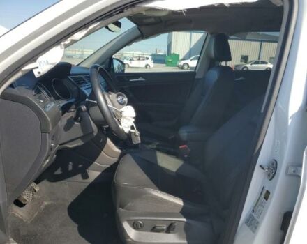 Білий Фольксваген Тігуан, об'ємом двигуна 2 л та пробігом 112 тис. км за 11000 $, фото 6 на Automoto.ua