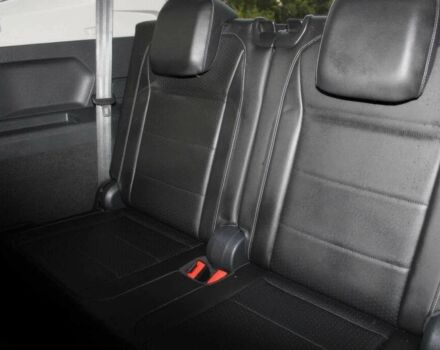 Белый Фольксваген Тигуан, объемом двигателя 2 л и пробегом 33 тыс. км за 15100 $, фото 10 на Automoto.ua