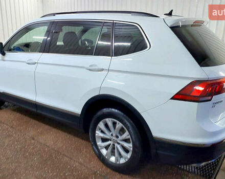Білий Фольксваген Тігуан, об'ємом двигуна 2 л та пробігом 145 тис. км за 23600 $, фото 61 на Automoto.ua