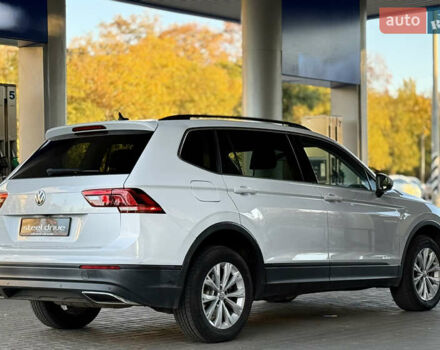 Белый Фольксваген Тигуан, объемом двигателя 2 л и пробегом 117 тыс. км за 17999 $, фото 5 на Automoto.ua
