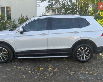 Белый Фольксваген Тигуан, объемом двигателя 2 л и пробегом 106 тыс. км за 22700 $, фото 5 на Automoto.ua