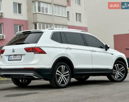 Білий Фольксваген Тігуан, об'ємом двигуна 2 л та пробігом 66 тис. км за 30999 $, фото 30 на Automoto.ua