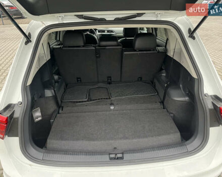 Белый Фольксваген Тигуан, объемом двигателя 2 л и пробегом 112 тыс. км за 17800 $, фото 15 на Automoto.ua