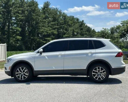 Белый Фольксваген Тигуан, объемом двигателя 1.98 л и пробегом 120 тыс. км за 19999 $, фото 2 на Automoto.ua