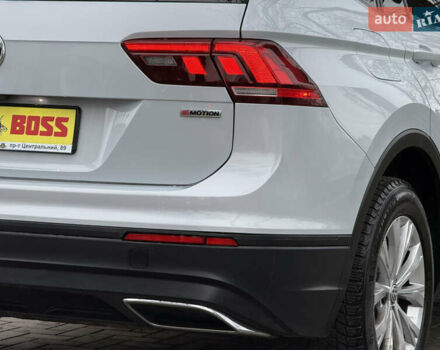 Белый Фольксваген Тигуан, объемом двигателя 1.98 л и пробегом 99 тыс. км за 20999 $, фото 16 на Automoto.ua