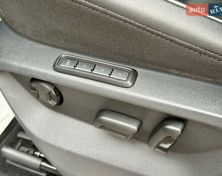 Білий Фольксваген Тігуан, об'ємом двигуна 2 л та пробігом 66 тис. км за 30999 $, фото 48 на Automoto.ua