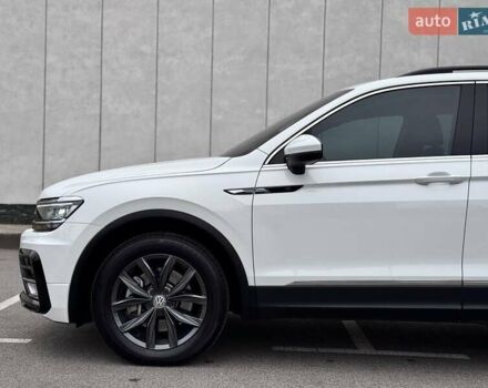 Белый Фольксваген Тигуан, объемом двигателя 2 л и пробегом 135 тыс. км за 21500 $, фото 8 на Automoto.ua