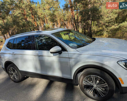 Белый Фольксваген Тигуан, объемом двигателя 1.98 л и пробегом 100 тыс. км за 23100 $, фото 3 на Automoto.ua