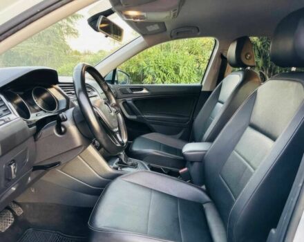 Белый Фольксваген Тигуан, объемом двигателя 2 л и пробегом 40 тыс. км за 4600 $, фото 6 на Automoto.ua