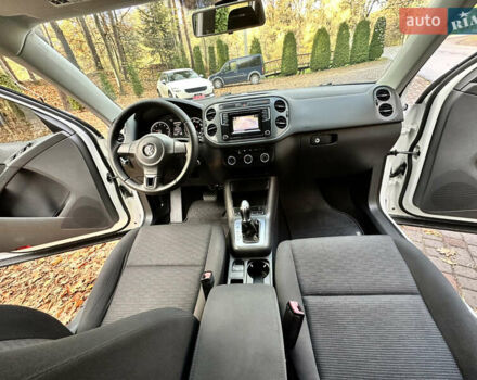 Белый Фольксваген Тигуан, объемом двигателя 1.98 л и пробегом 135 тыс. км за 12899 $, фото 42 на Automoto.ua