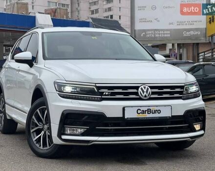 Белый Фольксваген Тигуан, объемом двигателя 2 л и пробегом 64 тыс. км за 17900 $, фото 3 на Automoto.ua