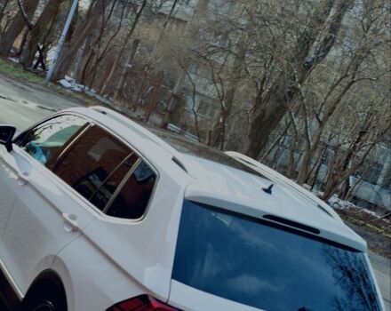 Белый Фольксваген Тигуан, объемом двигателя 2 л и пробегом 243 тыс. км за 24000 $, фото 7 на Automoto.ua