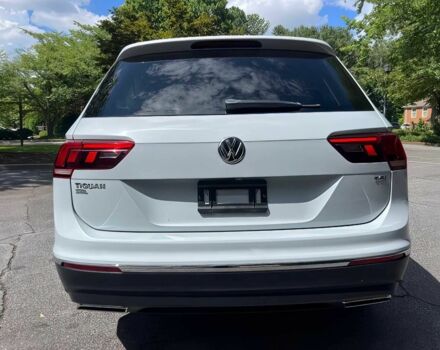 Белый Фольксваген Тигуан, объемом двигателя 2 л и пробегом 35 тыс. км за 13000 $, фото 4 на Automoto.ua