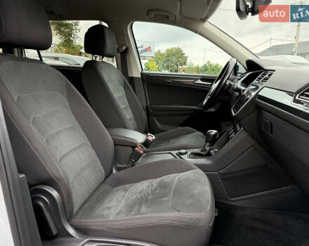 Білий Фольксваген Тігуан, об'ємом двигуна 1.97 л та пробігом 229 тис. км за 24950 $, фото 24 на Automoto.ua