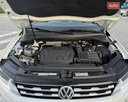 Белый Фольксваген Тигуан, объемом двигателя 1.98 л и пробегом 135 тыс. км за 16400 $, фото 46 на Automoto.ua