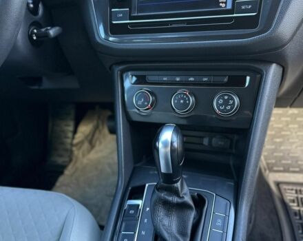 Білий Фольксваген Тігуан, об'ємом двигуна 2 л та пробігом 122 тис. км за 14303 $, фото 5 на Automoto.ua