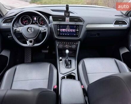 Белый Фольксваген Тигуан, объемом двигателя 2 л и пробегом 135 тыс. км за 21500 $, фото 18 на Automoto.ua