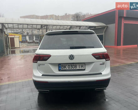 Белый Фольксваген Тигуан, объемом двигателя 1.98 л и пробегом 129 тыс. км за 17950 $, фото 6 на Automoto.ua