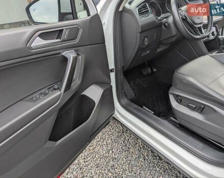 Белый Фольксваген Тигуан, объемом двигателя 2 л и пробегом 160 тыс. км за 18300 $, фото 15 на Automoto.ua