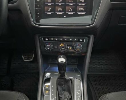 Білий Фольксваген Тігуан, об'ємом двигуна 1.97 л та пробігом 170 тис. км за 35000 $, фото 32 на Automoto.ua