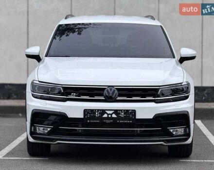 Белый Фольксваген Тигуан, объемом двигателя 2 л и пробегом 135 тыс. км за 21500 $, фото 1 на Automoto.ua