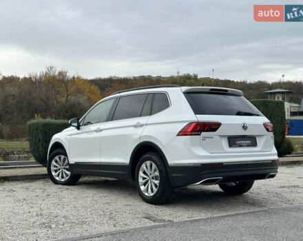 Білий Фольксваген Тігуан, об'ємом двигуна 2 л та пробігом 134 тис. км за 18500 $, фото 7 на Automoto.ua