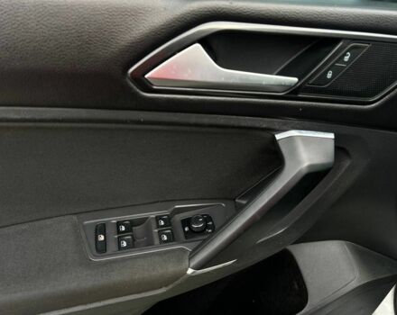 Белый Фольксваген Тигуан, объемом двигателя 2 л и пробегом 115 тыс. км за 17900 $, фото 8 на Automoto.ua