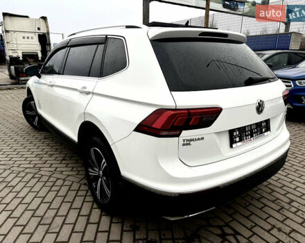 Белый Фольксваген Тигуан, объемом двигателя 1.98 л и пробегом 252 тыс. км за 14499 $, фото 3 на Automoto.ua