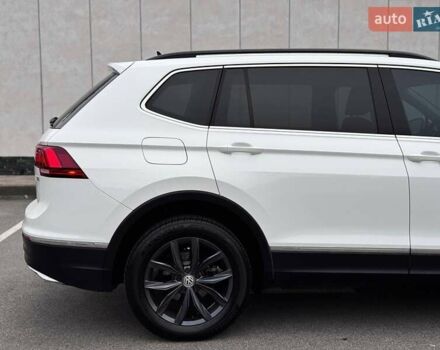 Белый Фольксваген Тигуан, объемом двигателя 2 л и пробегом 135 тыс. км за 21500 $, фото 15 на Automoto.ua