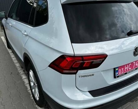 Білий Фольксваген Тігуан, об'ємом двигуна 2 л та пробігом 224 тис. км за 14800 $, фото 4 на Automoto.ua