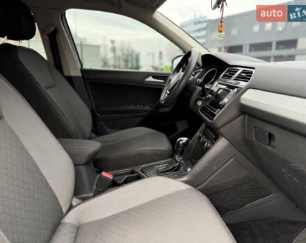 Белый Фольксваген Тигуан, объемом двигателя 2 л и пробегом 130 тыс. км за 17900 $, фото 11 на Automoto.ua