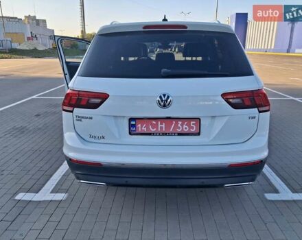 Білий Фольксваген Тігуан, об'ємом двигуна 2 л та пробігом 120 тис. км за 23400 $, фото 2 на Automoto.ua